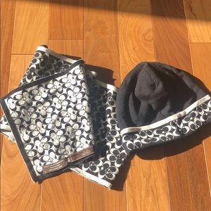 Coach Reversible Hat and Scraf Winter Set